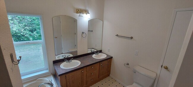 Building Photo - 6740 Greystone Ln