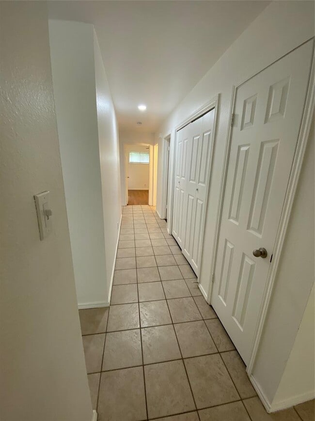 Building Photo - 1304 Conway Dr
