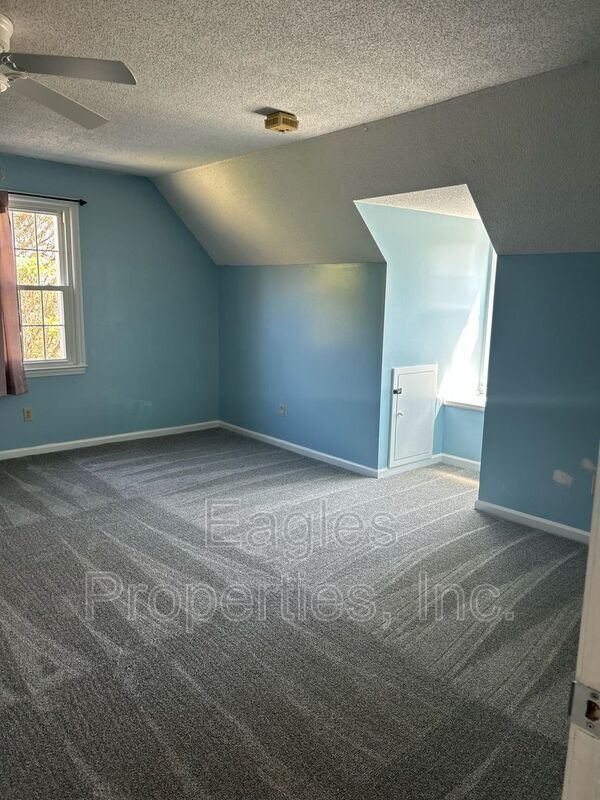 Building Photo - 129 Kelly Ct