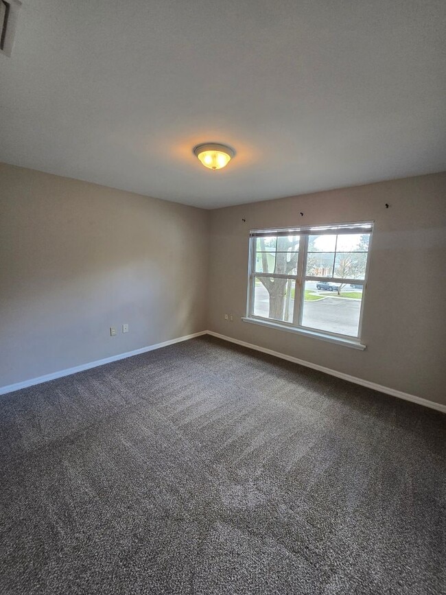 Building Photo - 1571 NW 29th Rd