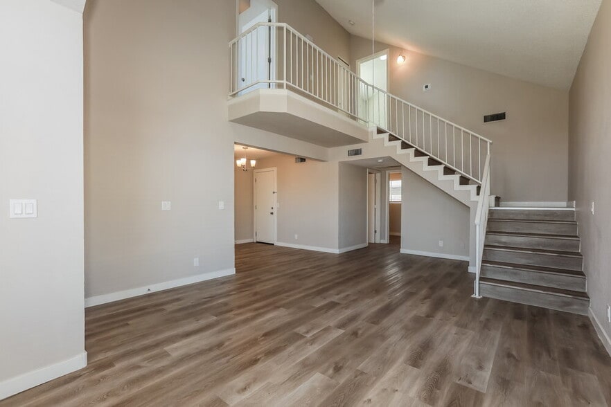 Building Photo - 235 N 22nd Pl