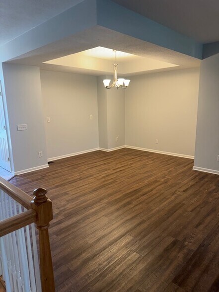 Building Photo - 3548 Oakmont Dr