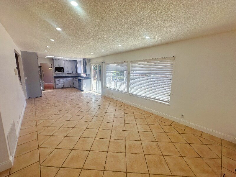 Building Photo - 32208 Deborah Dr
