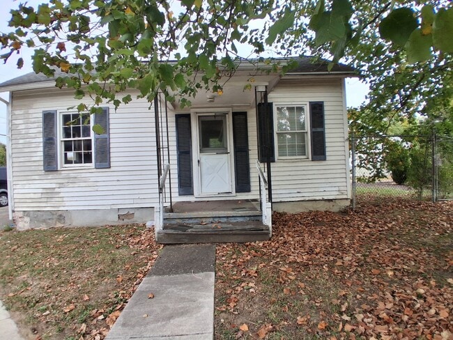 Primary Photo - 305 N Logan Ave