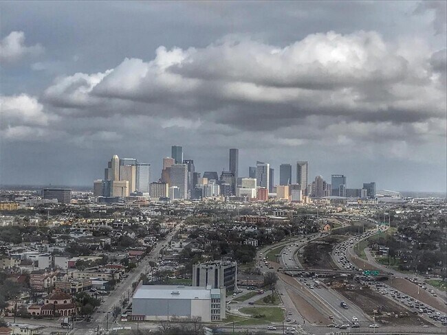 Building Photo - 5925 Almeda Rd