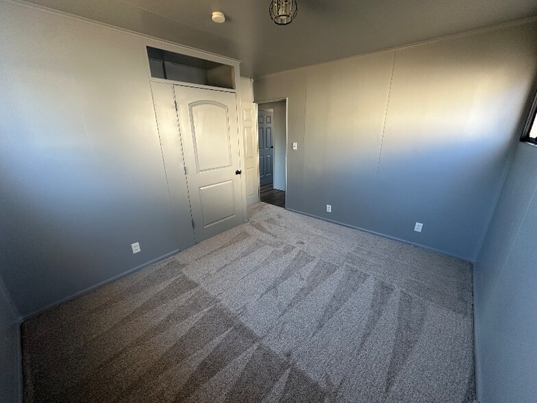 Building Photo - 3127 S 40th St