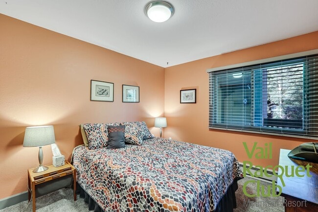 Building Photo - 4660 Racquet Club Dr