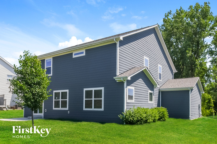Building Photo - 2020 Eagles Ridge Dr