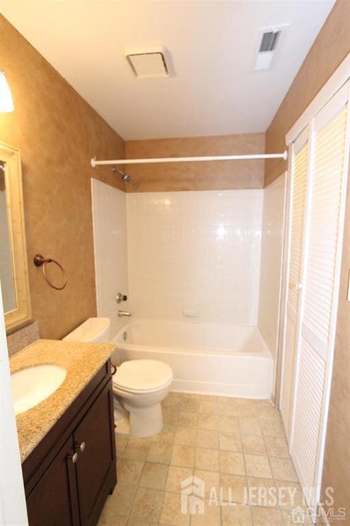 Building Photo - 208 Ravens Crest Dr
