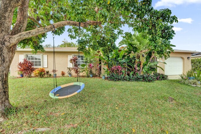 Building Photo - 22335 Boulder St