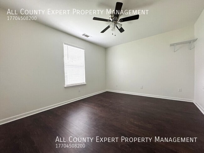 Building Photo - 3505 Continental Dr