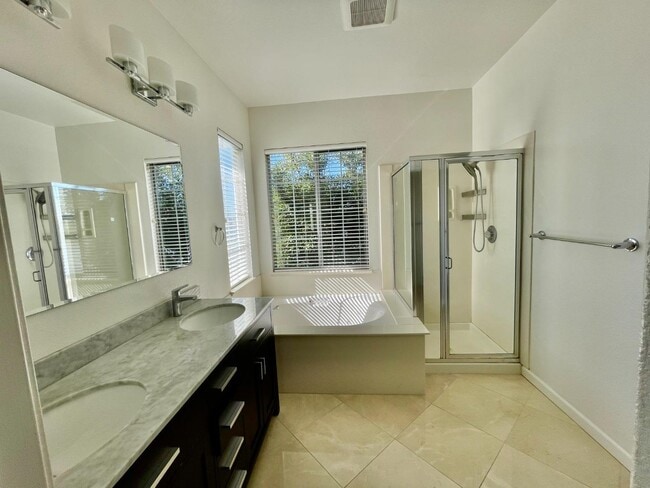 Building Photo - 509 Breakwater Dr