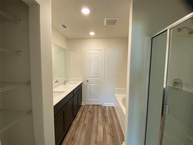 Building Photo - 623 Delta Downs Dr