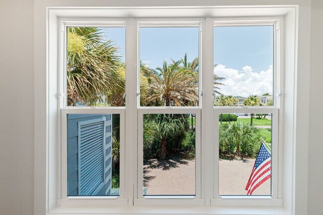 Building Photo - 100 S Spooky Ln