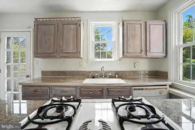 Building Photo - 4 N Belle Grove Rd