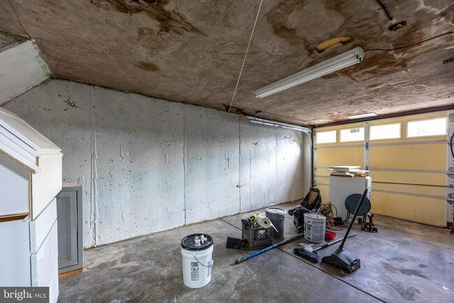 Building Photo - 1150 Devereaux Ave