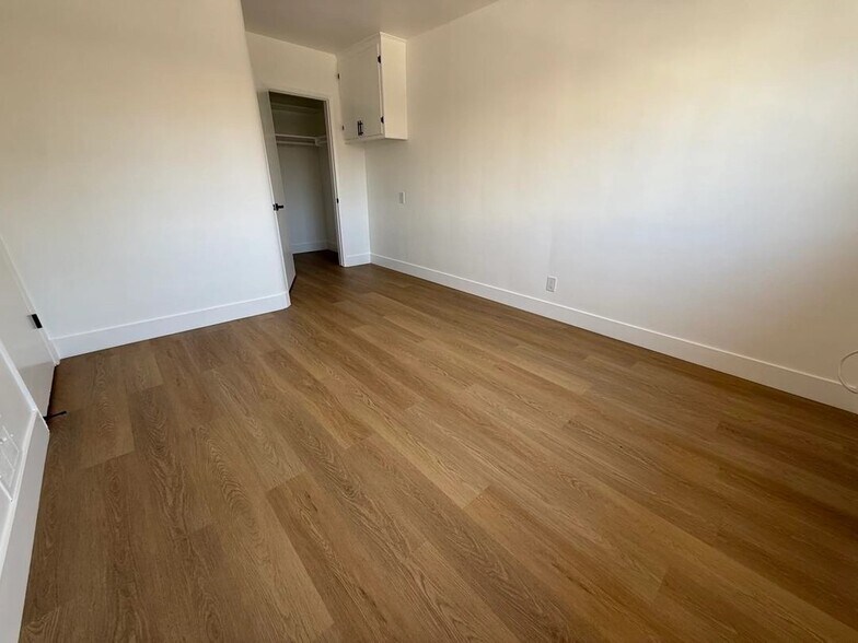 Building Photo - 1263 Hayworth Ave