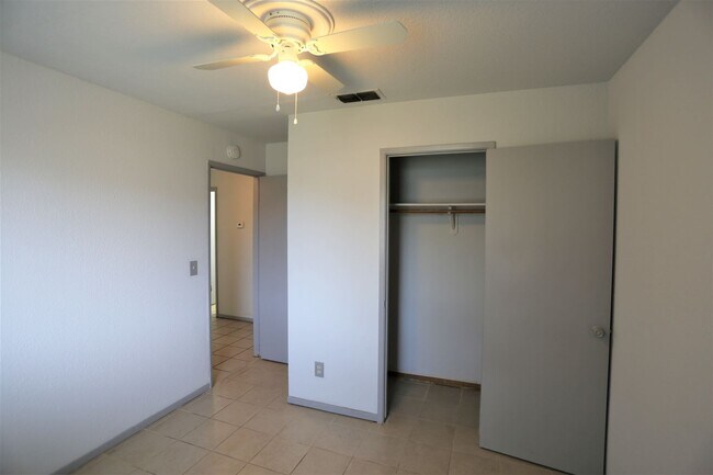 Building Photo - Great home on a cul de sac