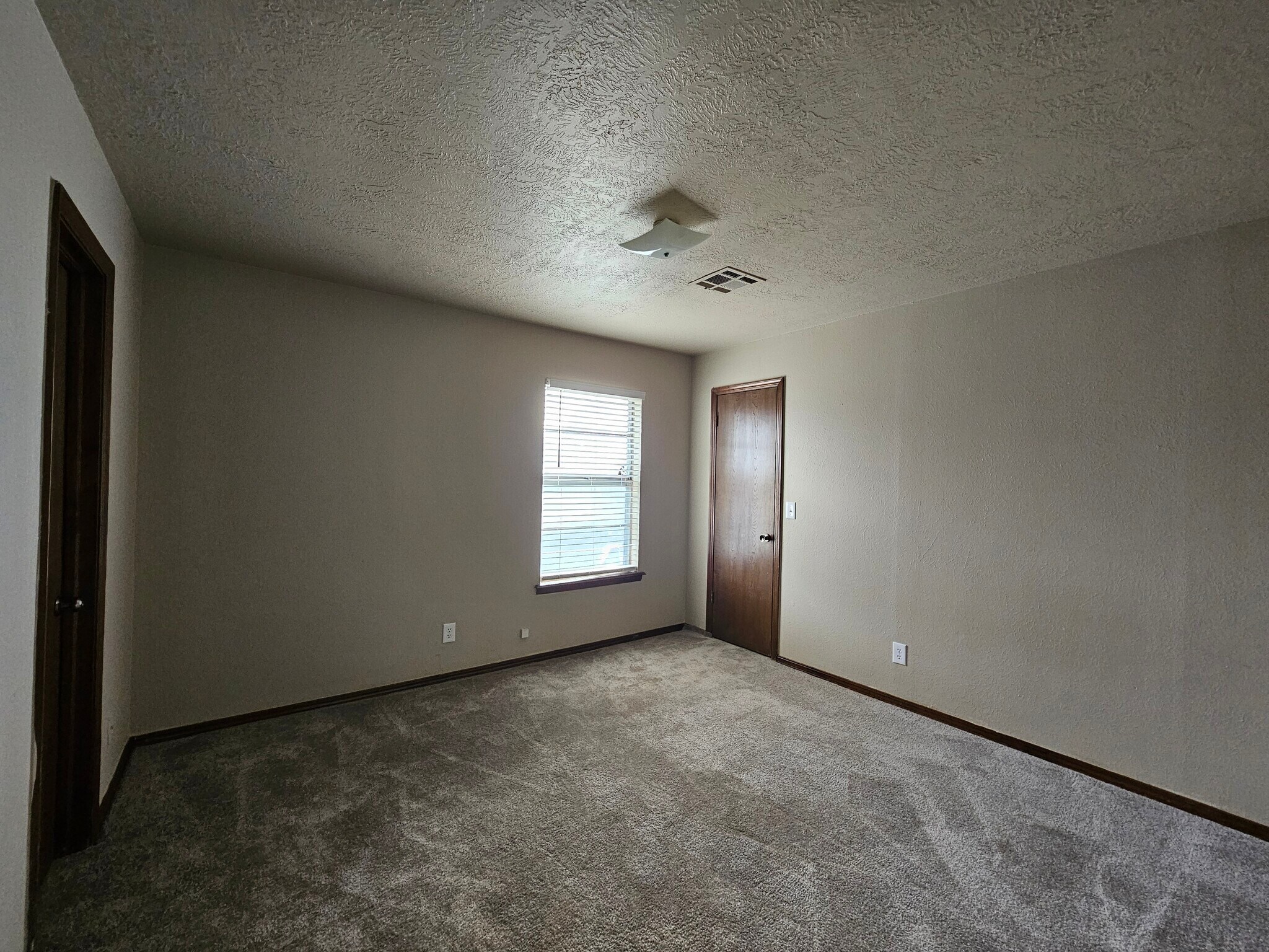 Building Photo - 3808 Quail Run Cir