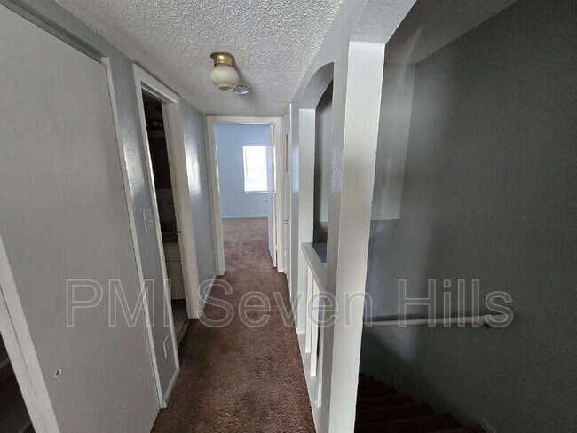 Building Photo - 2325 W Pensacola St