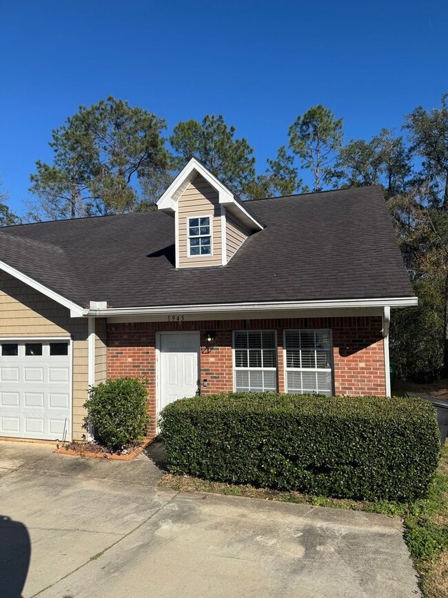 Building Photo - Spacious 3BR/3BA Home on Nena Hills – Private Driveway, Garage & Patio – $1,600/Month