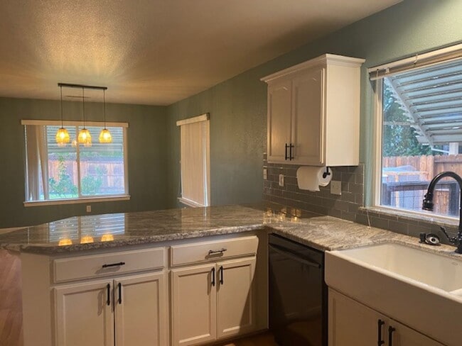 Building Photo - Nice Home in Windsor Estates!!