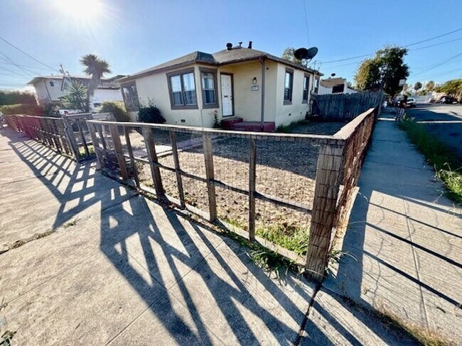 Building Photo - Great 3 bed 2 bath House in Richmond -- COMING SOON !!!