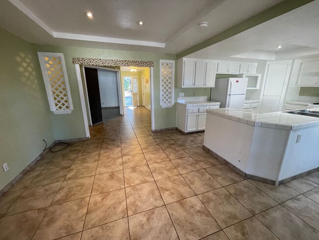 Building Photo - Apple Valley- 3 Bedrooms, 2 Bathrooms, Sol...