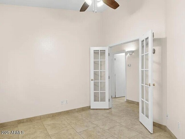 Building Photo - 1750 W Union Hills Dr
