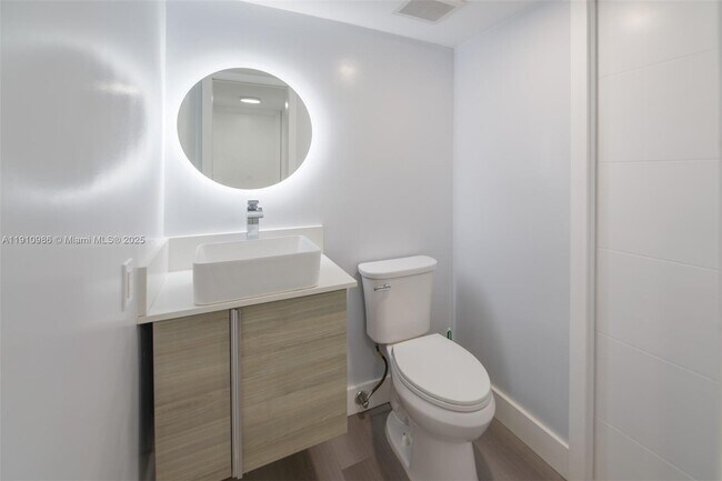 Building Photo - 1800 NW 24th Ave