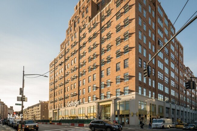 Building Photo - 260 West 16th Street