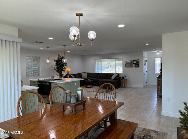 Building Photo - 11832 N Balboa Dr