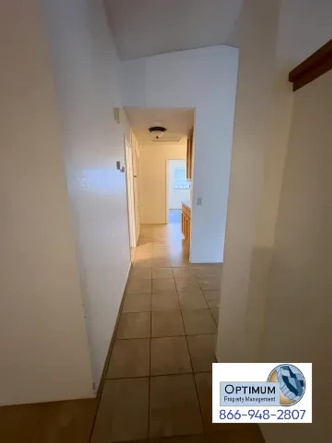 Building Photo - Beautiful 4-bedroom 2-bathroom home.