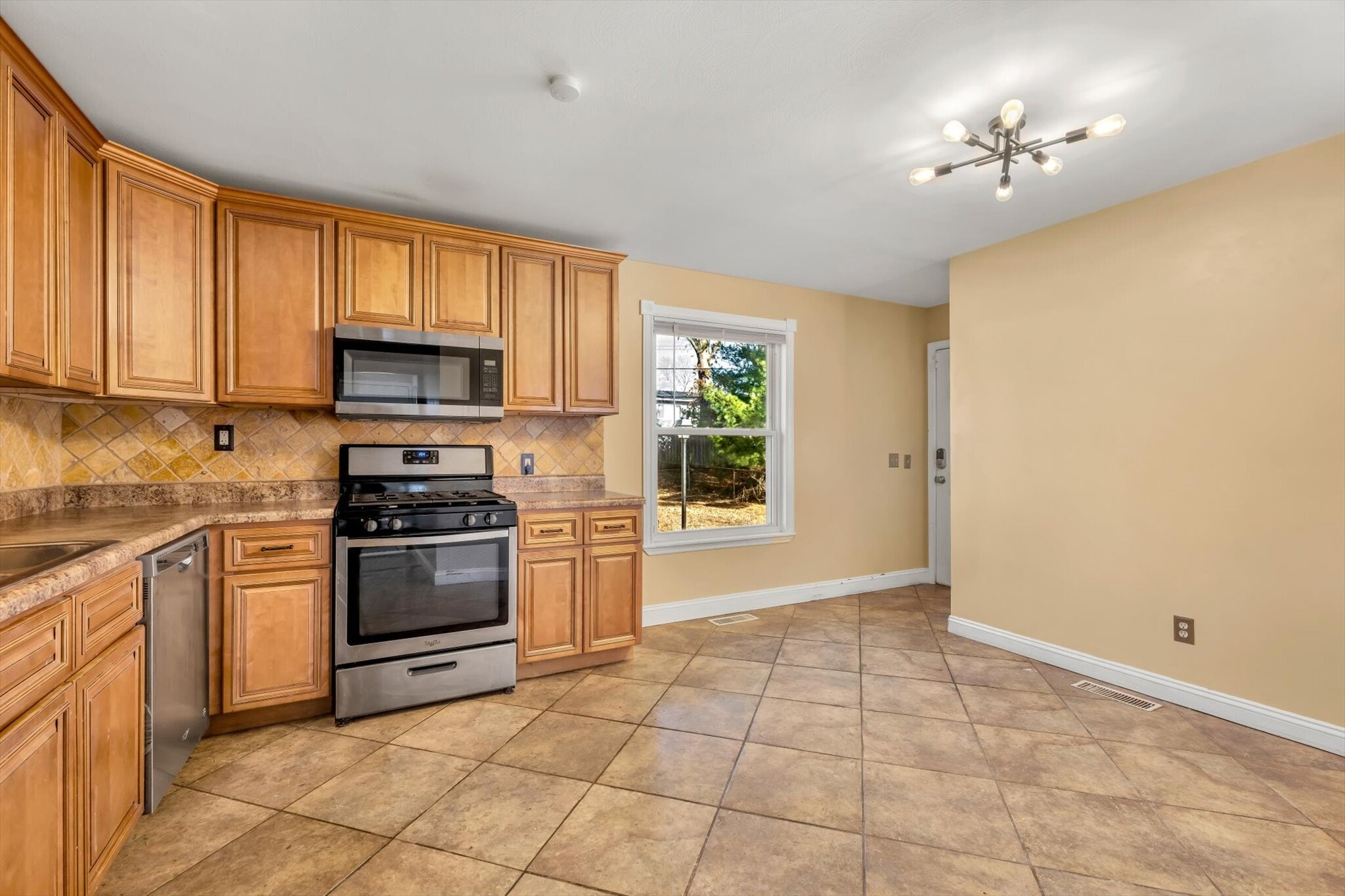 Building Photo - 1449 Coachway Ln