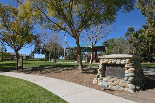 Building Photo - 37 Hinterland Way