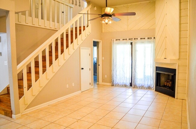 Building Photo - Spacious and Beautiful Ironwood Golf Course Condo