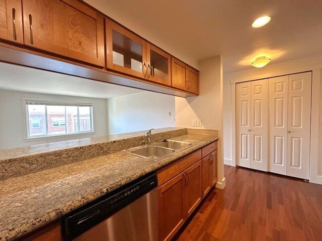 Building Photo - Special OFFER!! For this AMAZING One Bedroom!
