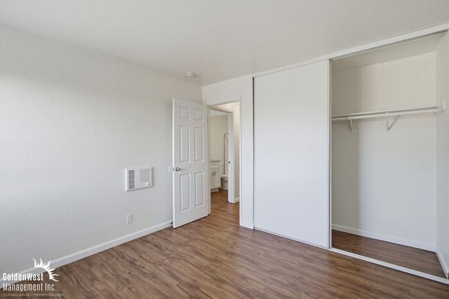 Building Photo - Updated 2Bdm 2Ba Apartment with Community Pool in the Heart of Normal Heights!
