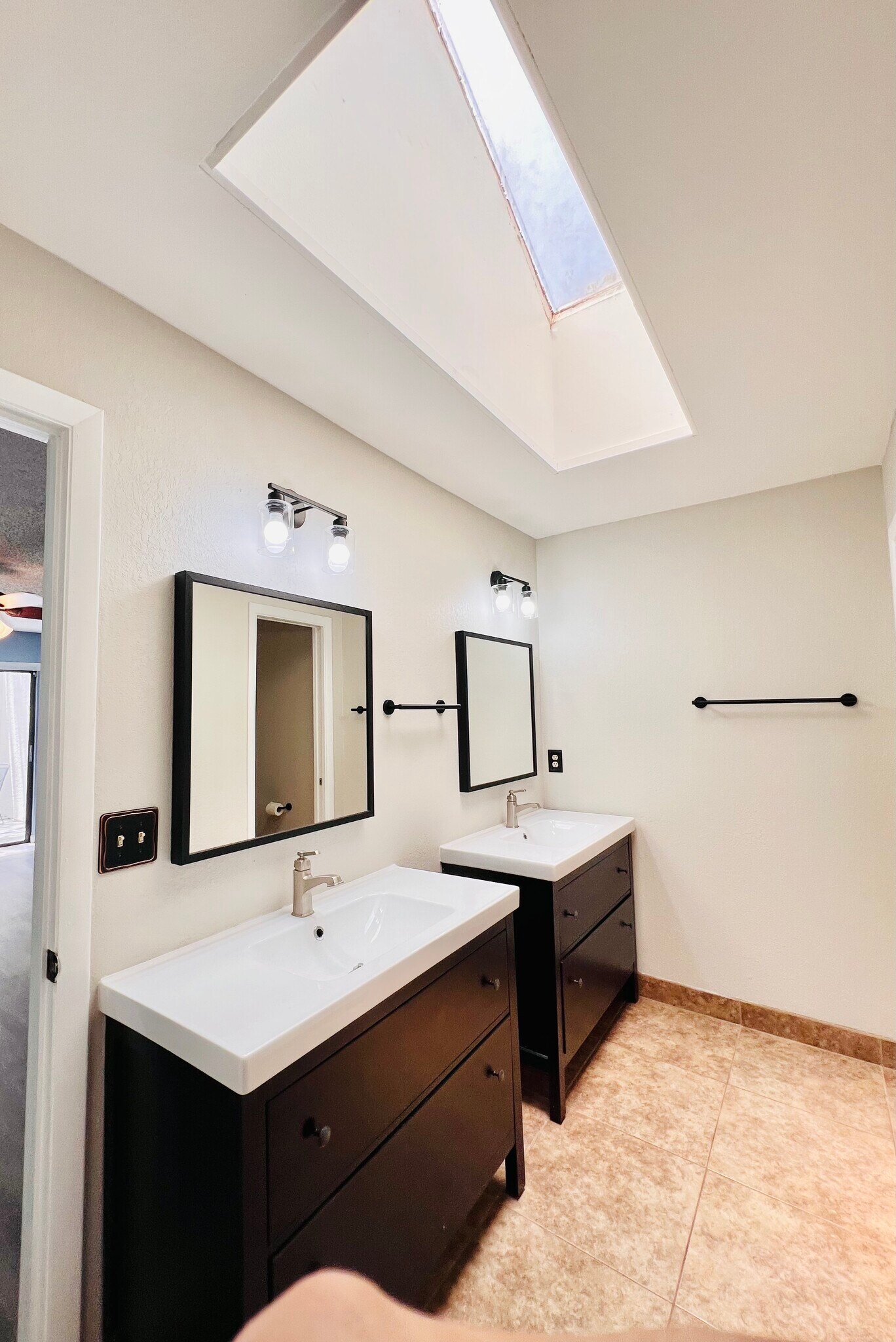 Building Photo - 13903 LAZY OAK DRIVE