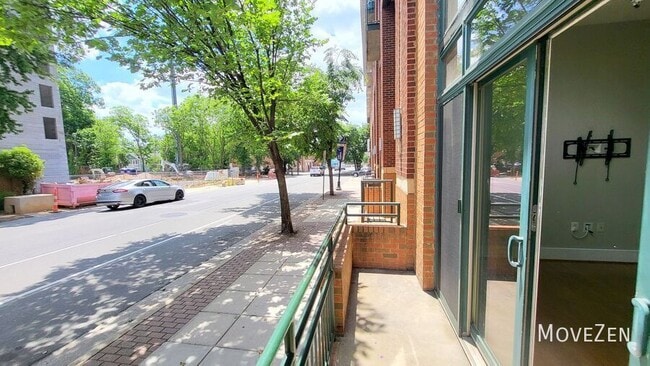 Building Photo - 444 S Blount St
