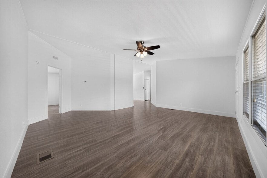 Building Photo - 9303 Redfish Dr
