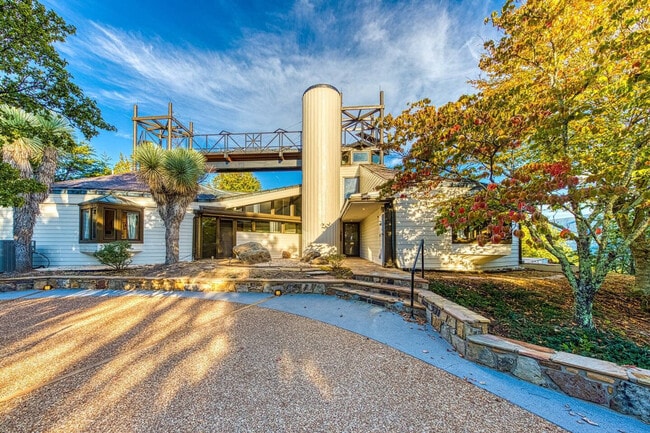 Building Photo - 1816 Bear Spgs Wy