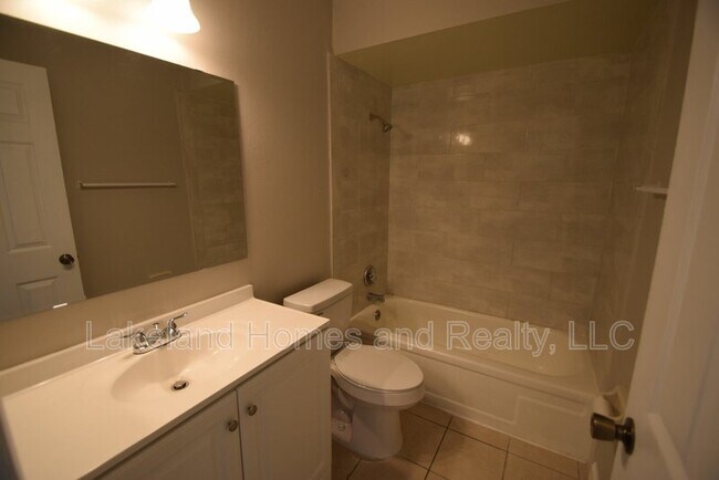 Building Photo - 909 E Bella Vista St