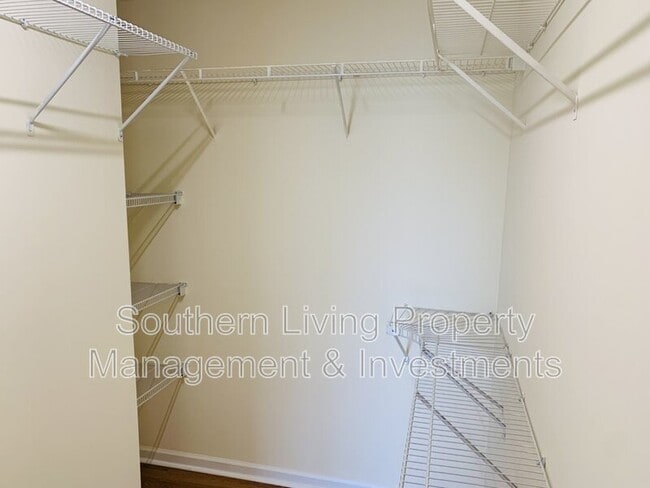 Building Photo - 9436 Elizabeth Townes Ln