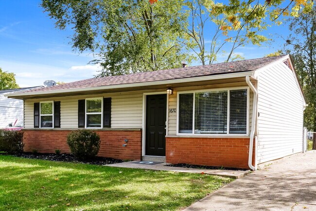 Building Photo - 1670 Dundee Pl