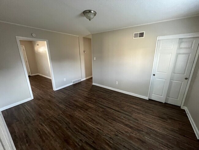 Building Photo - 3449 S Perkins Rd