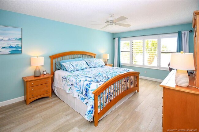 Building Photo - 20 NE Plantation Rd