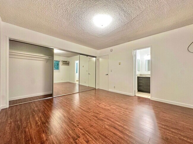 Building Photo - 919 N Alfred St