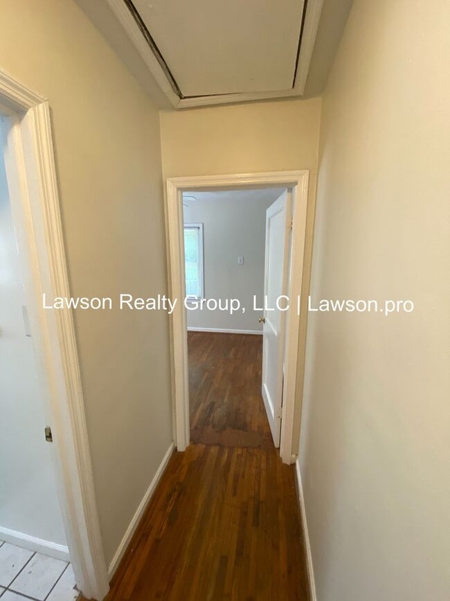 Building Photo - Two Bedroom Home In Salem with Spacious Ya...