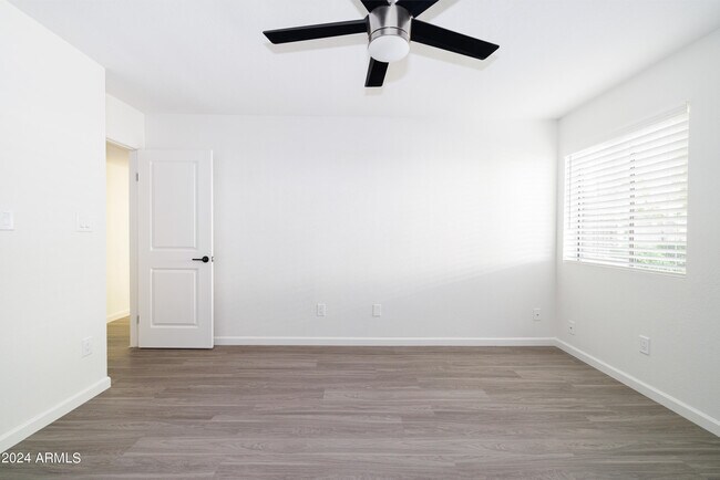 Building Photo - 2938 N 61st Pl